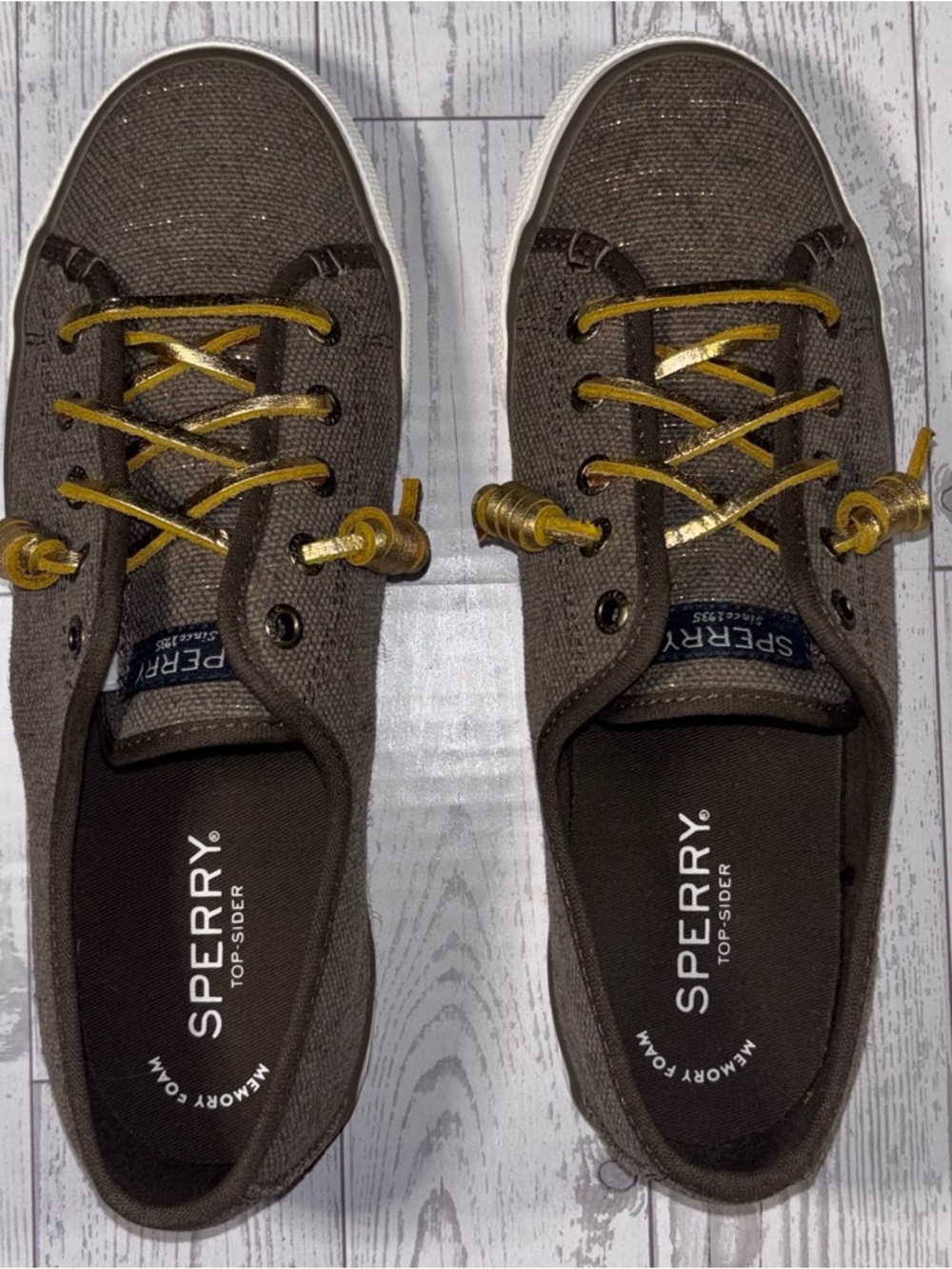 Sperry Women’s Canvas Sneakers Memory Foam Brown Gold Laces Size 7